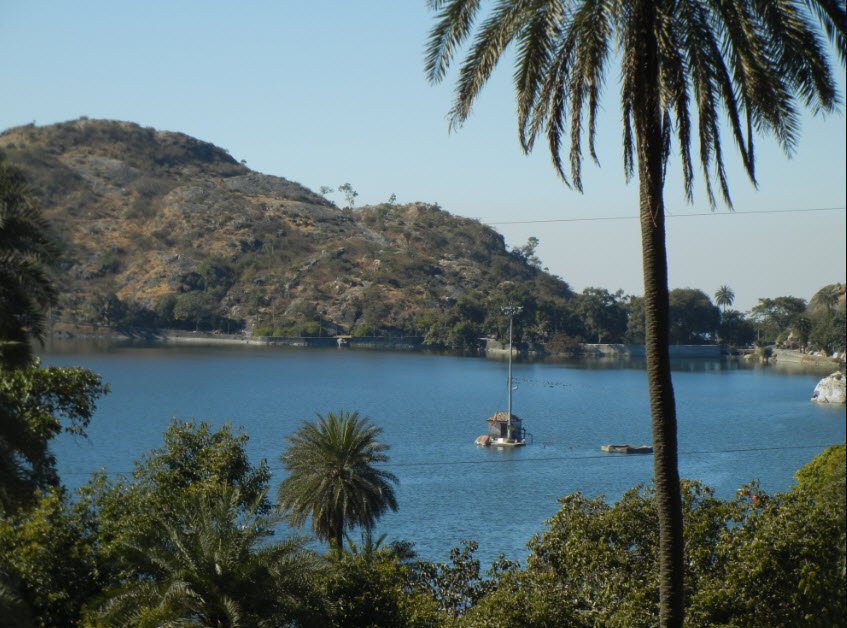 Nakki Lake, Sirohi, Rajasthan - Vushii.com Nakki Lake, Sirohi, Rajasthan - Vushii.com